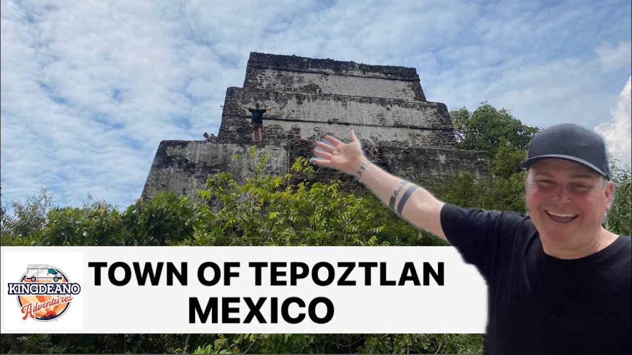 Private driver from Mexico City to Tepoztlán: Mystical town with Tepozteco pyramid